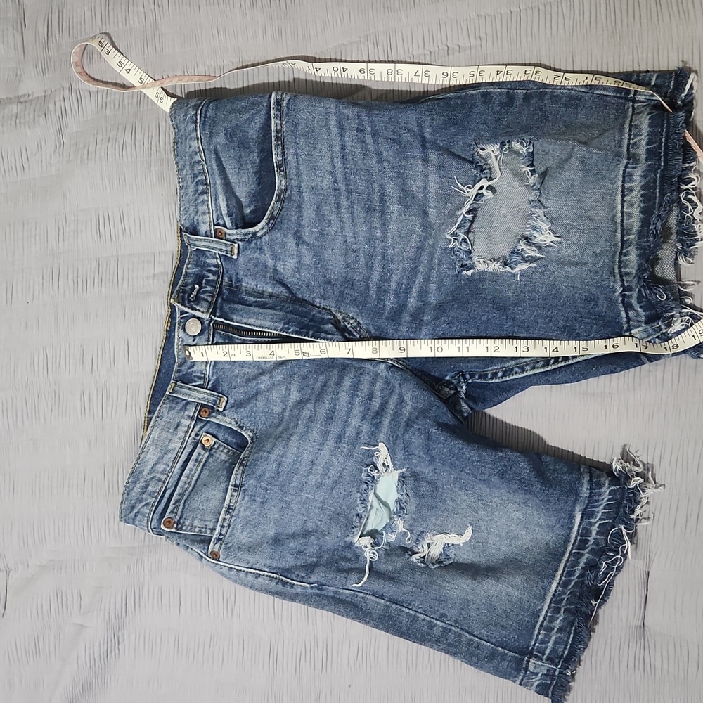 Levi's blue jeans distressed shorts size34